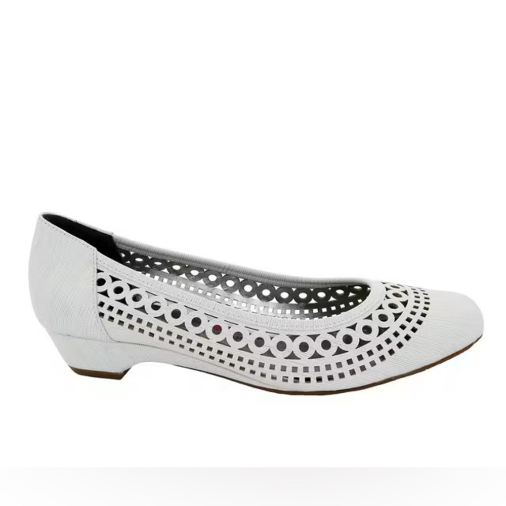 Ros Hommerson ‘Tina’ Flat Slip On Shoes w/ Hole Amazing quality Size 8 Like new - Picture 2 of 15